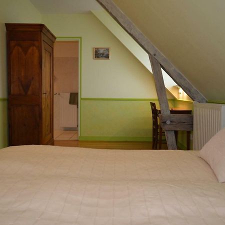 La Roche Bed & Breakfast Saint-Etienne-en-Cogles Bagian luar foto