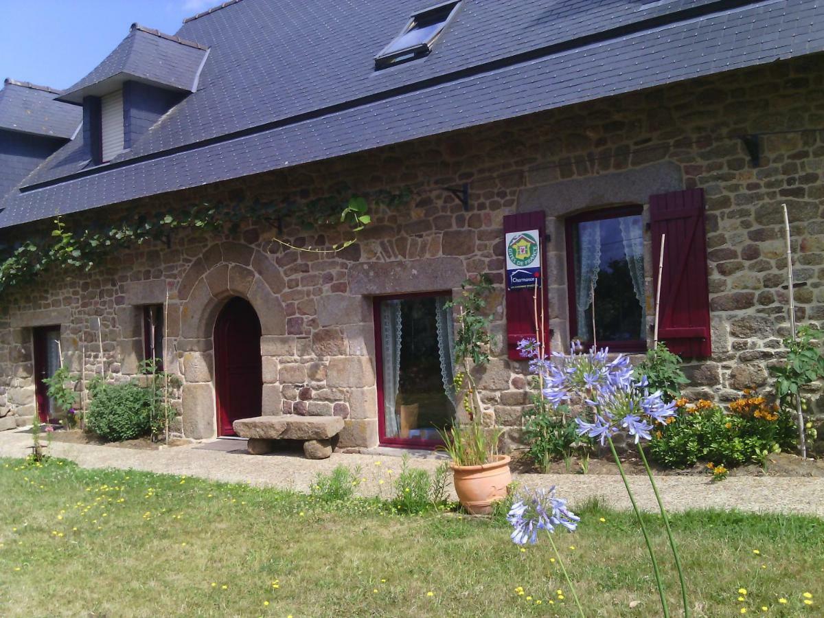 La Roche Bed & Breakfast Saint-Etienne-en-Cogles Bagian luar foto