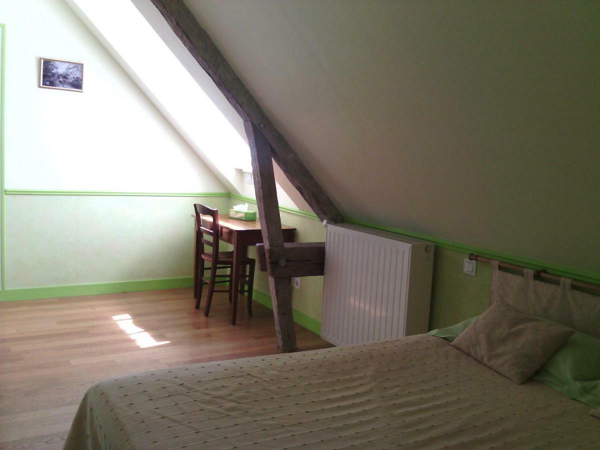 La Roche Bed & Breakfast Saint-Etienne-en-Cogles Bagian luar foto