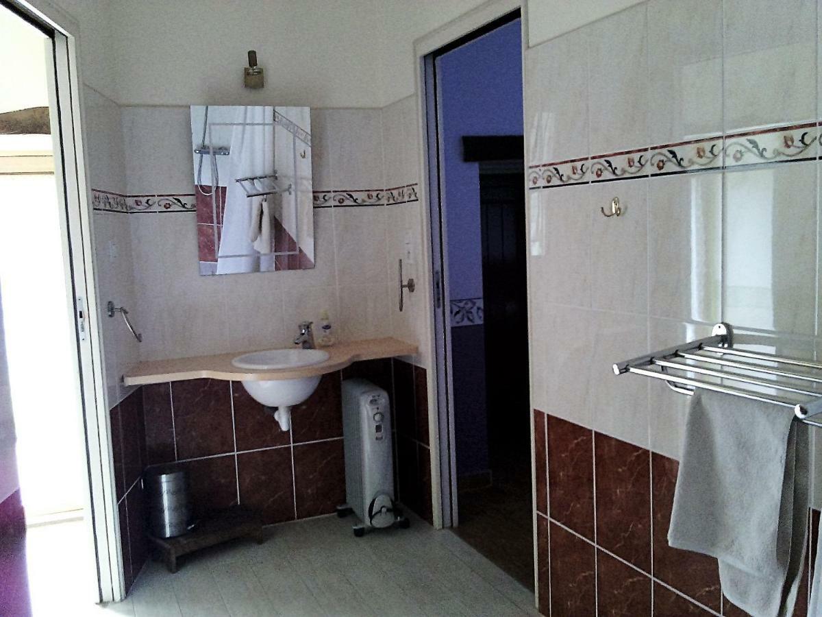 La Roche Bed & Breakfast Saint-Etienne-en-Cogles Bagian luar foto