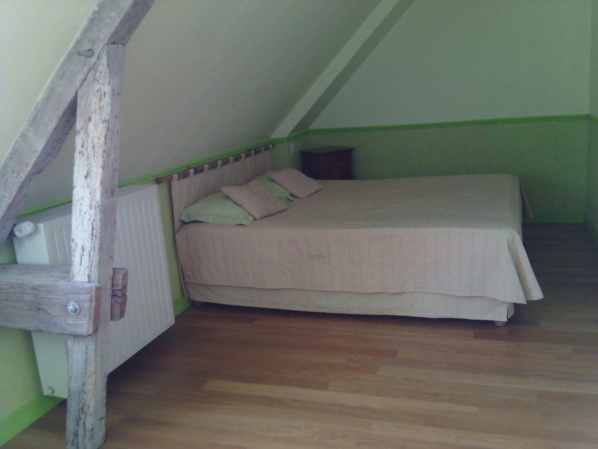 La Roche Bed & Breakfast Saint-Etienne-en-Cogles Bagian luar foto