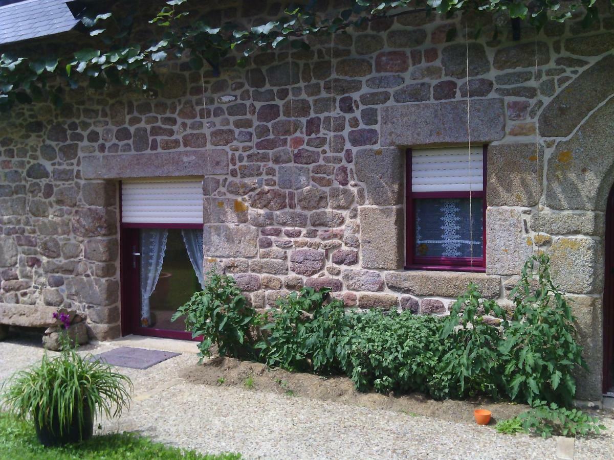 La Roche Bed & Breakfast Saint-Etienne-en-Cogles Bagian luar foto