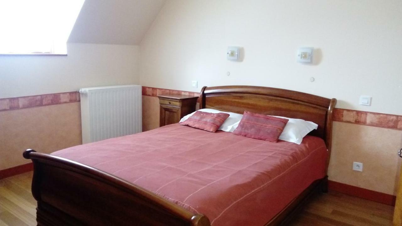 La Roche Bed & Breakfast Saint-Etienne-en-Cogles Bagian luar foto