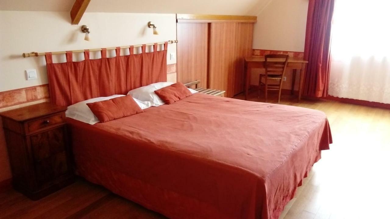 La Roche Bed & Breakfast Saint-Etienne-en-Cogles Bagian luar foto