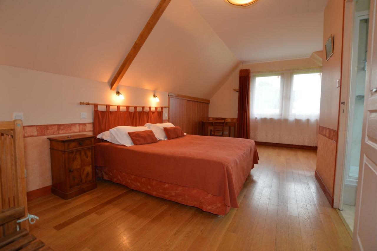 La Roche Bed & Breakfast Saint-Etienne-en-Cogles Bagian luar foto