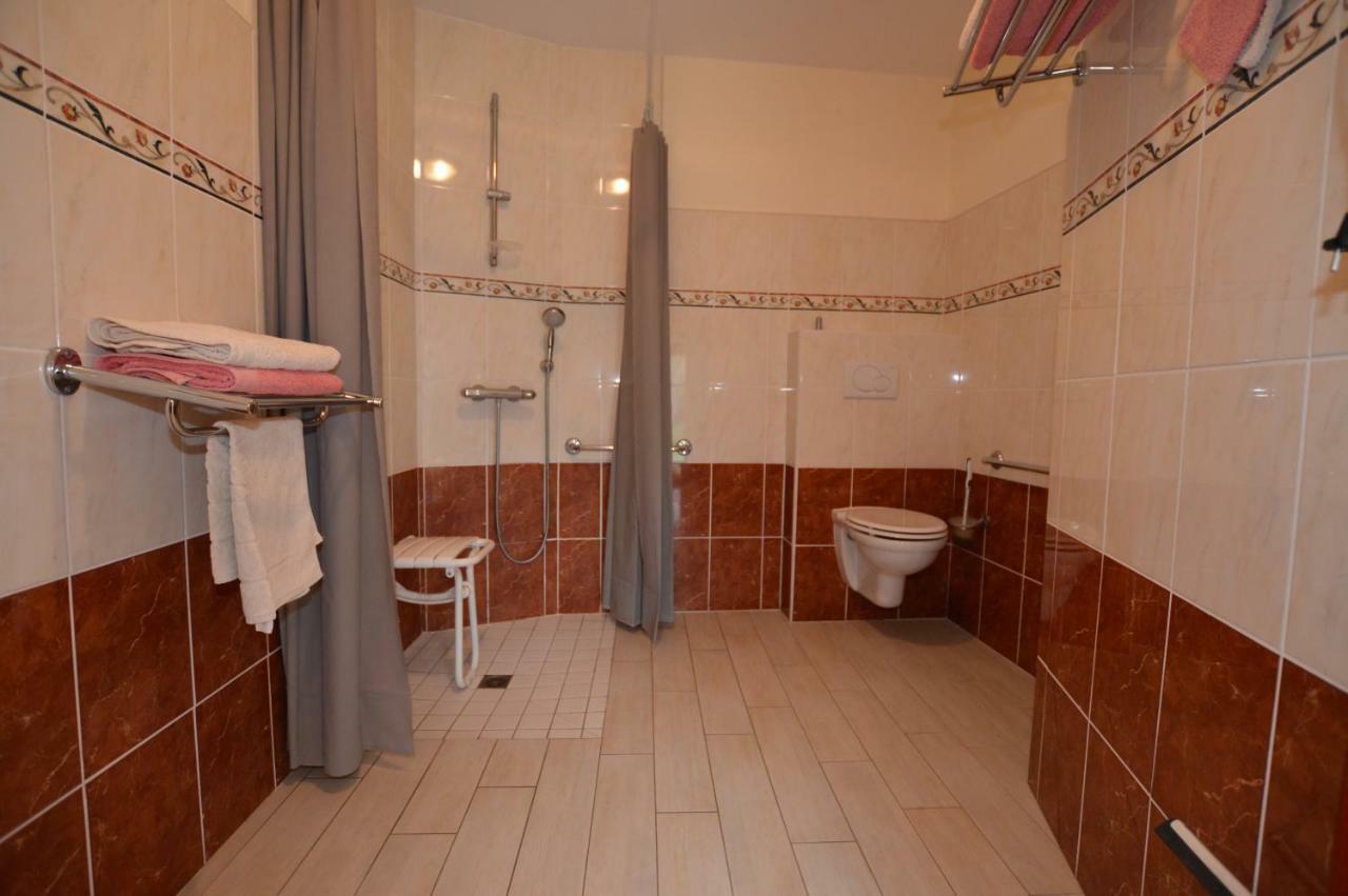 La Roche Bed & Breakfast Saint-Etienne-en-Cogles Bagian luar foto