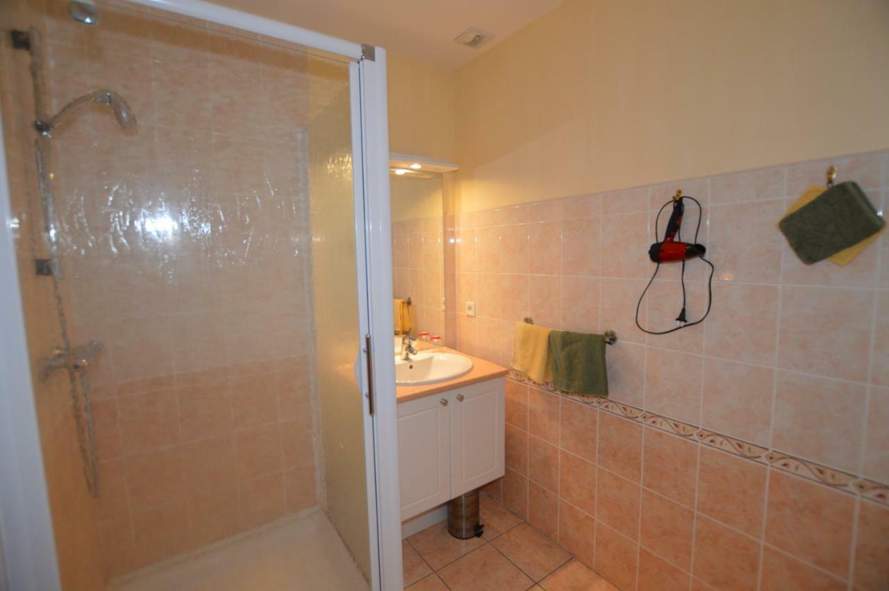 La Roche Bed & Breakfast Saint-Etienne-en-Cogles Bagian luar foto